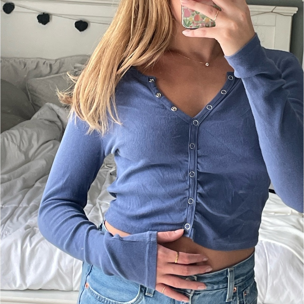 Long sleeve T-shirt with buttons